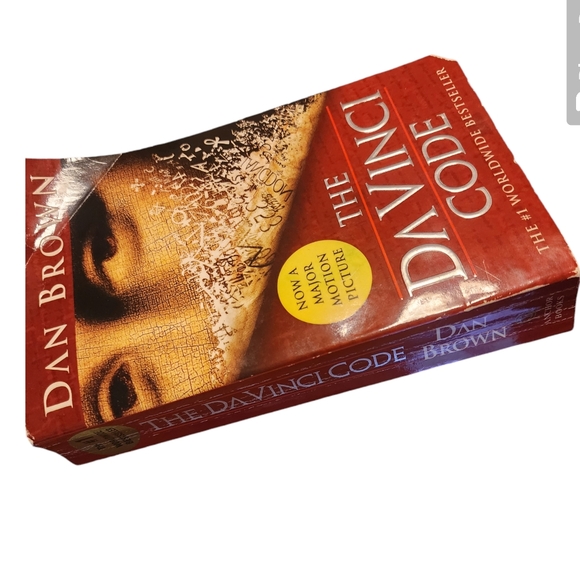 The DaVinci Code by Dan Brown - Picture 6 of 6